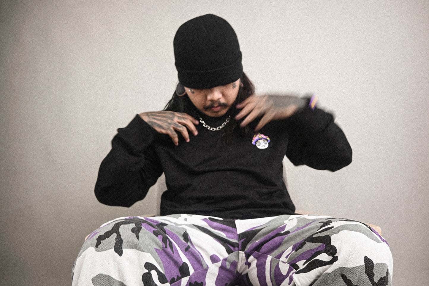 Shroomz Logo Warp embroid sweatshirts (BLACK)