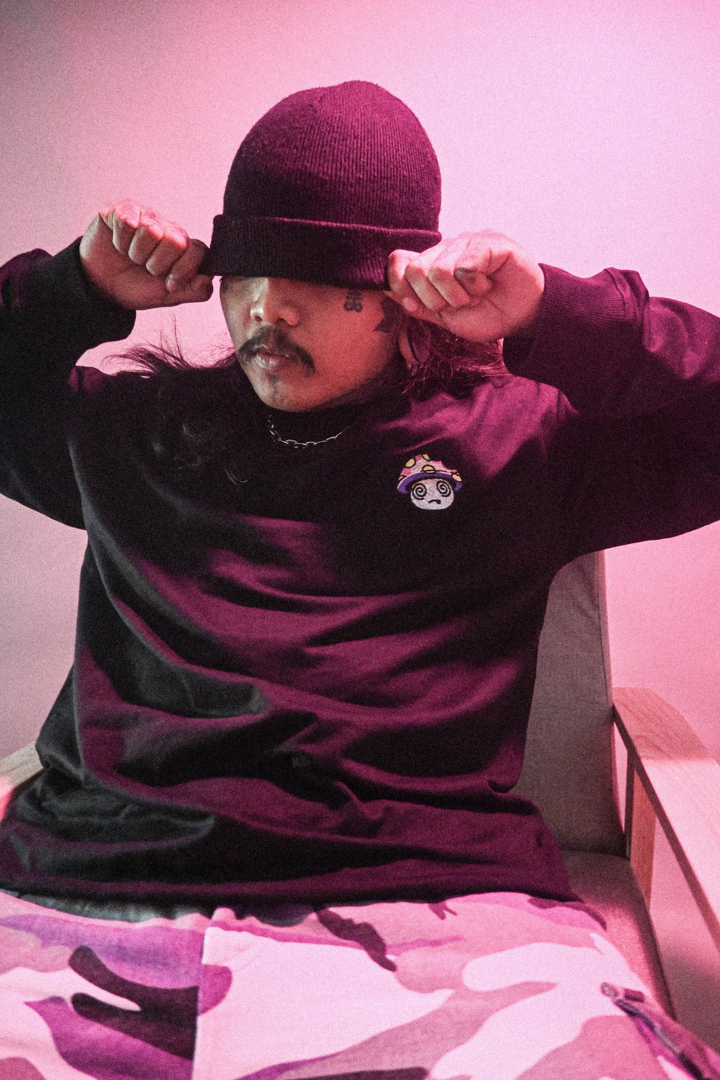 Shroomz Logo Warp embroid sweatshirts (BLACK)