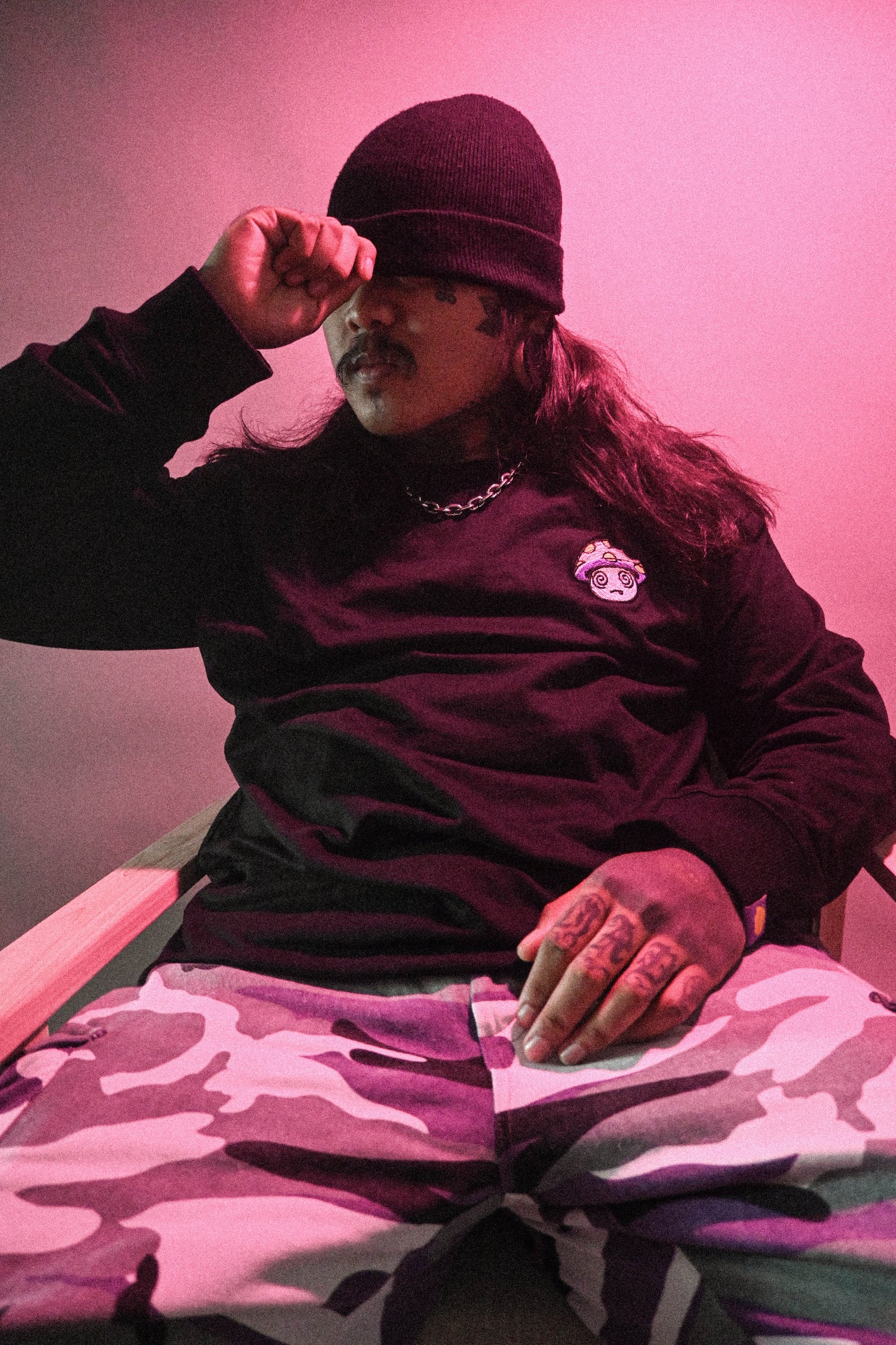 Shroomz Logo Warp embroid sweatshirts (BLACK)