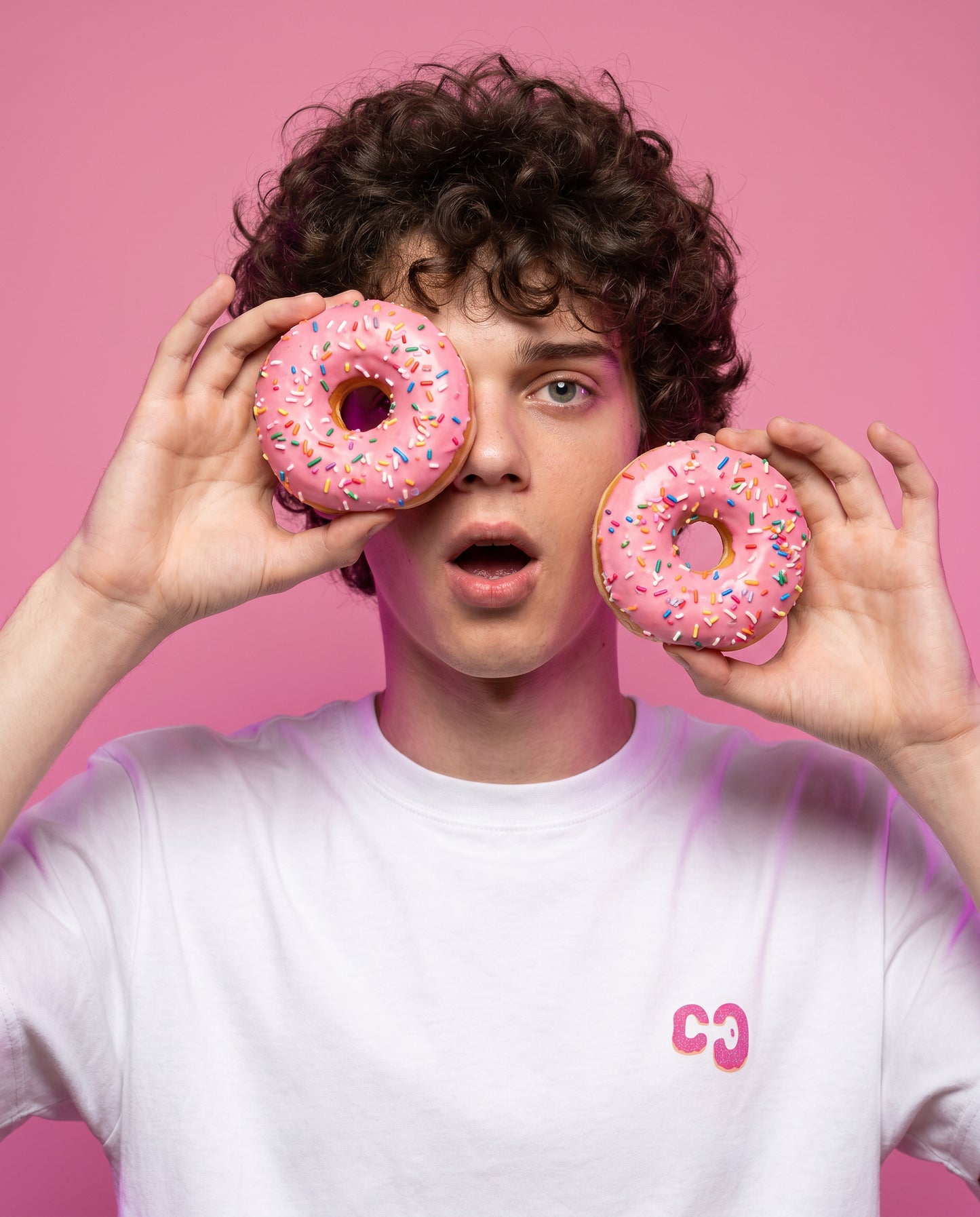 Shroomz Fingerboard x Donut Wheels design shirt (SPRINKLES)